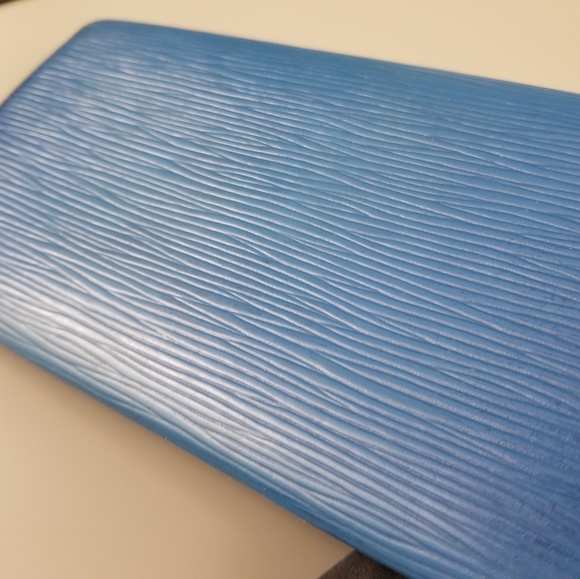 LOUIS VUITTON Vintage Epi Leather Portefeuille Sarah Wallet/Spain - Picture 13 of 16